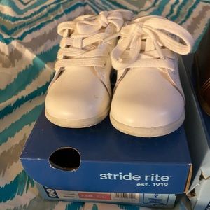 COPY - Walking shoes stride rite